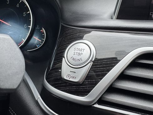 Used 2018 BMW 750i xDrive image 33