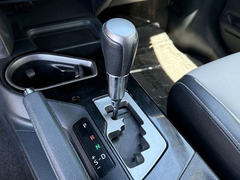 Used 2017 Toyota RAV4 Limited image 28