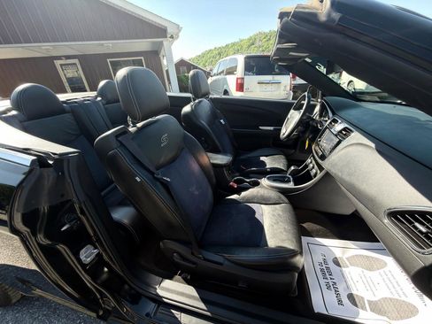 Used 2012 Chrysler 200 S FWD image 22