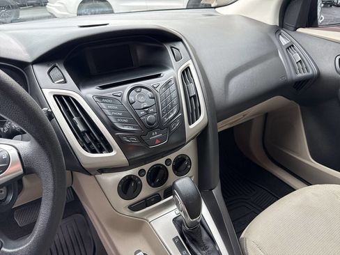 Used 2014 Ford Focus SE w/ SE Winter Package image 37