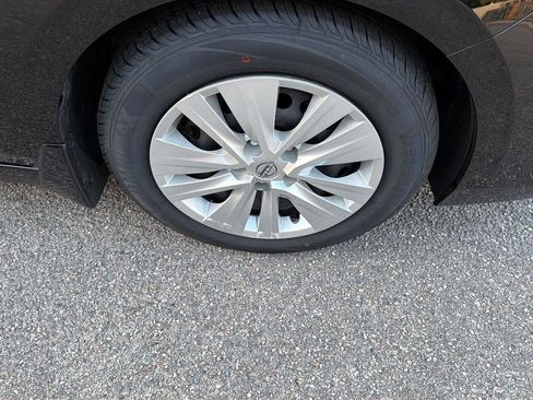 Used 2024 Nissan Sentra S FWD image 38