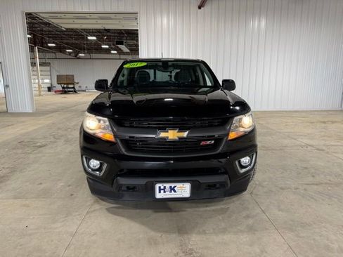 Used 2017 Chevrolet Colorado Z71 image 2
