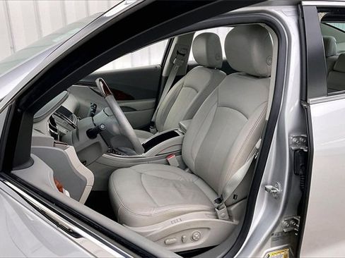 Used 2012 Buick LaCrosse Premium w/ Driver Confidence Package image 8