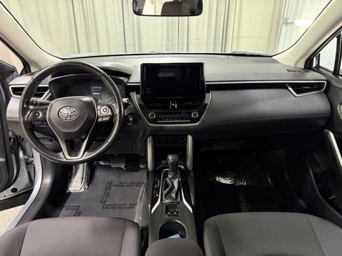 Used 2024 Toyota Corolla Cross LE AWD/4WD image 12