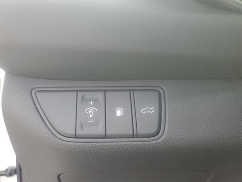 Used 2025 Genesis G70 2.5T w/ Sport Prestige Package image 12