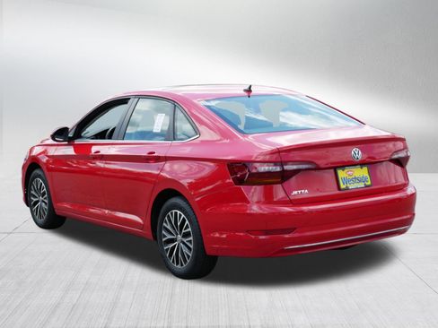 Used 2019 Volkswagen Jetta SE w/ Cold Weather Package FWD image 5