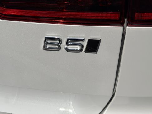 New 2026 Volvo XC60 B5 Core w/ Protection Package image 9