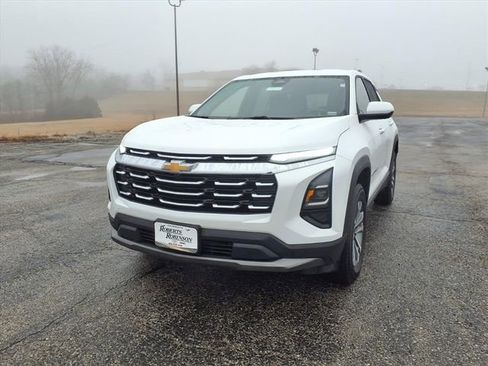 Used 2025 Chevrolet Equinox LT image 39