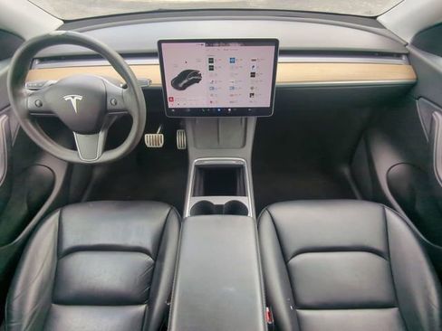 Used 2022 Tesla Model Y Performance image 18