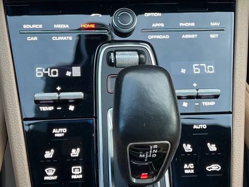 Used 2019 Porsche Cayenne image 34