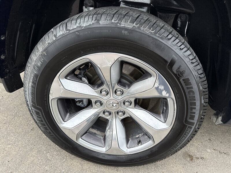Used 2022 RAM 1500 Limited w/ Body Color Bumper Group AWD/4WD image 14