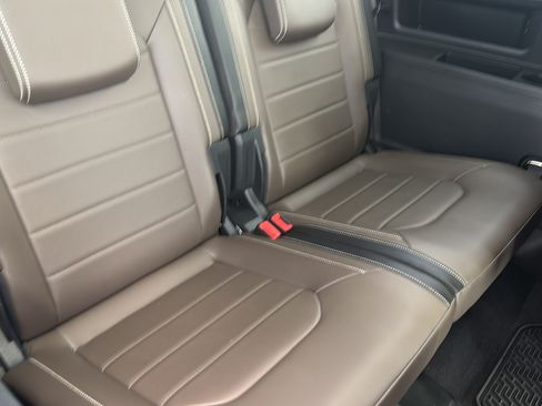 Used 2024 Volkswagen Atlas SEL AWD/4WD image 14