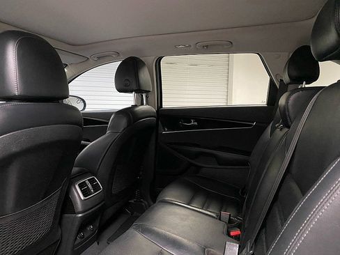 Used 2019 Kia Sorento EX image 20