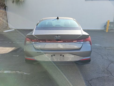 Used 2023 Hyundai Elantra SEL w/ Convenience Package image 11