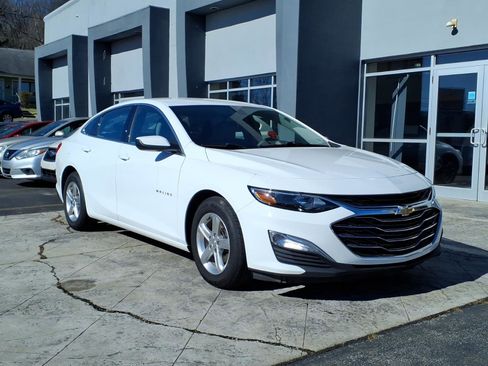 Used 2022 Chevrolet Malibu LS w/ Driver Confidence Package FWD image 1