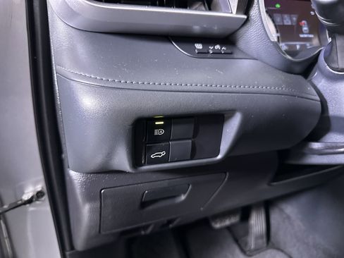 Used 2022 Toyota Highlander XLE image 63