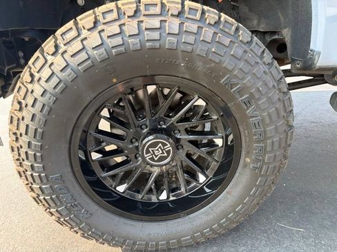 Used 2025 Ford F350 Lariat w/ FX4 Off-Road Package AWD/4WD image 7