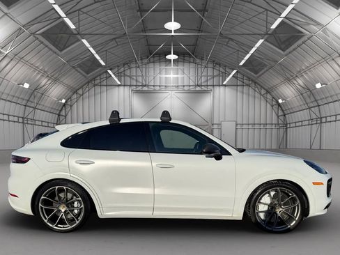 Used 2022 Porsche Cayenne Turbo AWD/4WD image 6