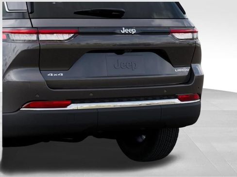 New 2025 Jeep Grand Cherokee Laredo X w/ Luxury Tech Group I image 14
