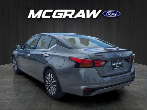 Used 2023 Nissan Altima 2.5 SV FWD image 9