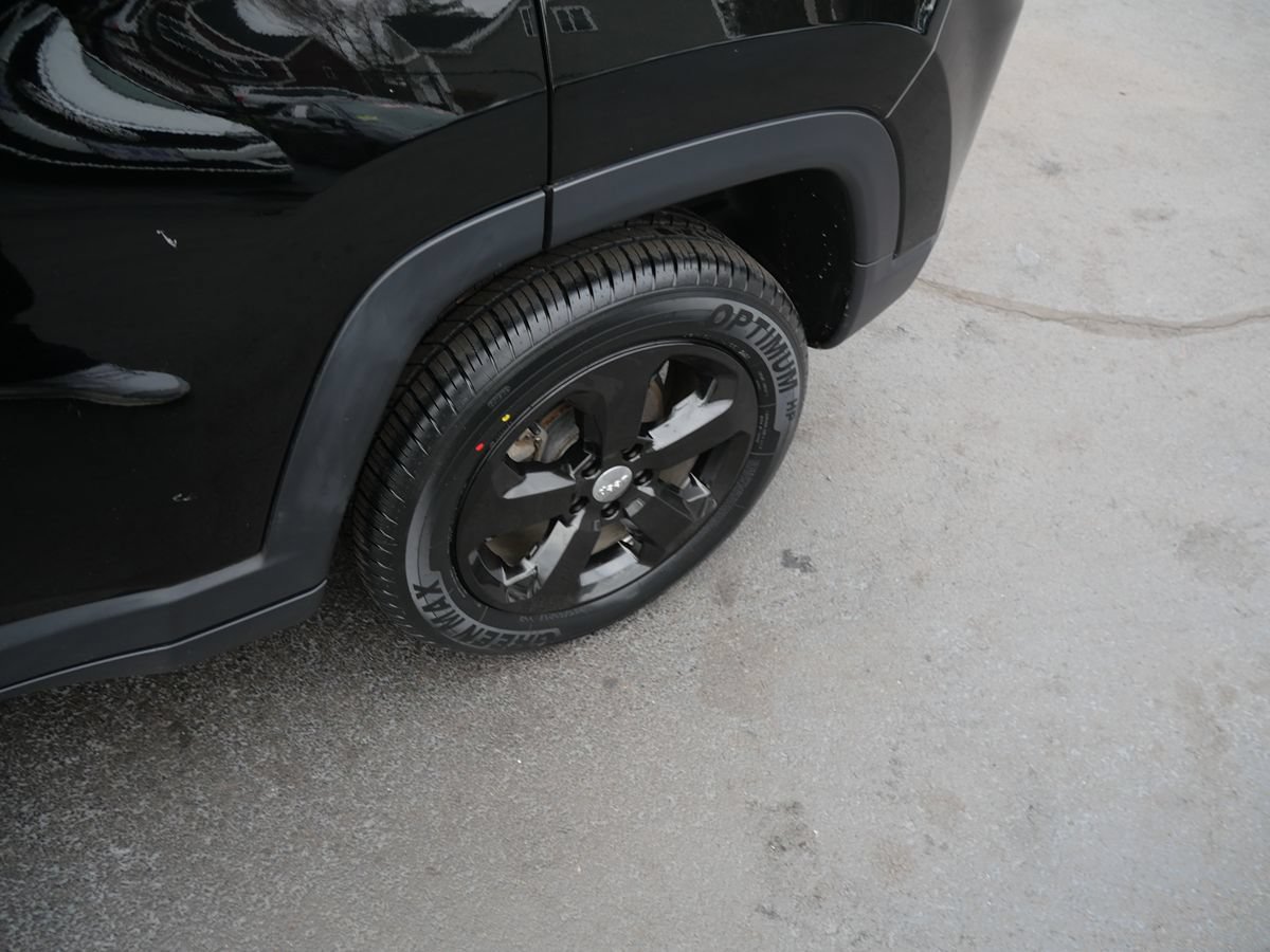 Used 2020 Jeep Compass Latitude AWD/4WD image 32