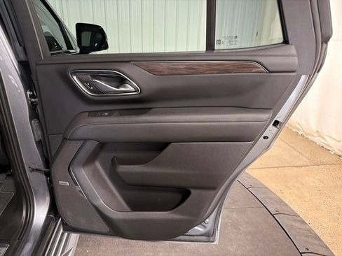 Certified 2022 Chevrolet Tahoe LT w/ Luxury Package AWD/4WD image 18