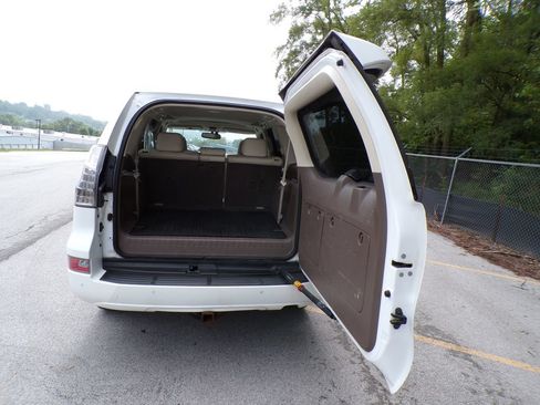 Used 2014 Lexus GX 460 w/ Premium Package AWD/4WD image 22