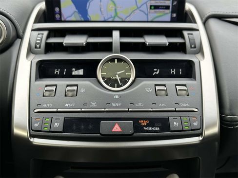 Used 2019 Lexus NX 300 image 33