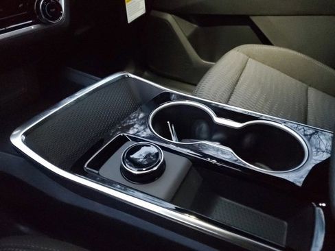 New 2026 Chevrolet Equinox LT image 8