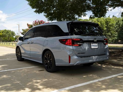 Used 2026 Honda Odyssey Sport-L image 7