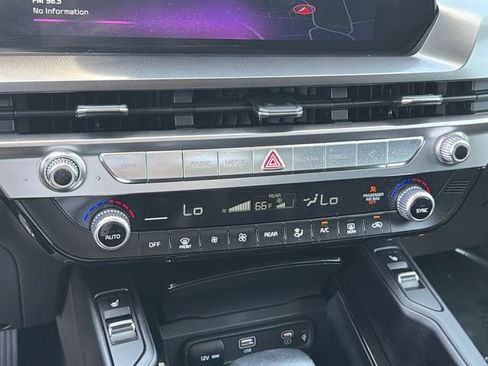 Used 2024 Kia Telluride S w/ S Sunroof Package FWD image 32