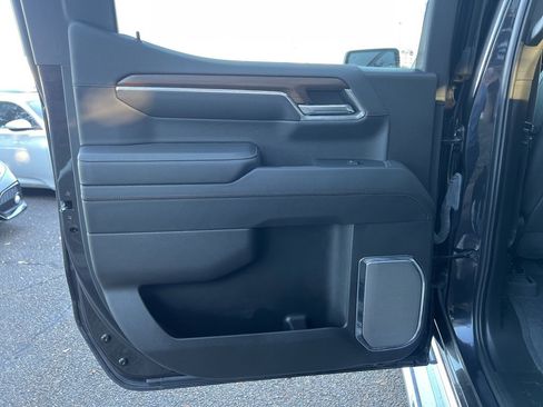 Used 2024 Chevrolet Silverado 1500 High Country w/ Z71 Off-Road Package image 18