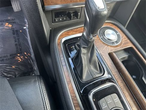 Used 2023 Nissan Armada SL w/ Captain's Chairs Package image 22