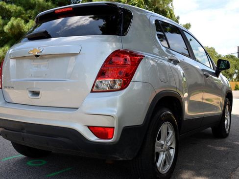 Used 2021 Chevrolet Trax LS w/ Tint and Cruise Package image 5