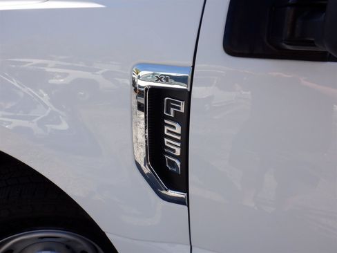 Used 2022 Ford F250 XL w/ Power Equipment Group RWD image 14