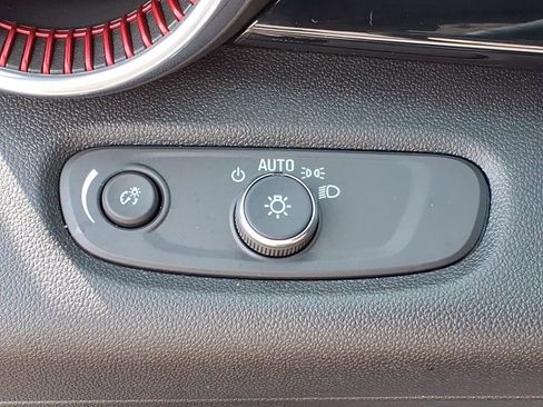 Used 2024 Chevrolet Trax RS w/ Sunroof Package image 15