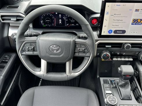 Used 2025 Toyota Tacoma TRD Off-Road AWD/4WD image 13