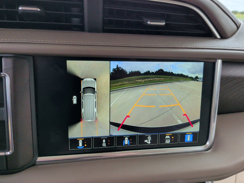 Used 2022 GMC Yukon Denali RWD image 26