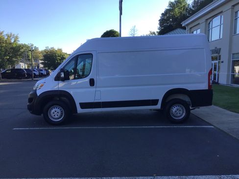 New 2025 RAM ProMaster 1500 w/ Premium Convenience Group image 4