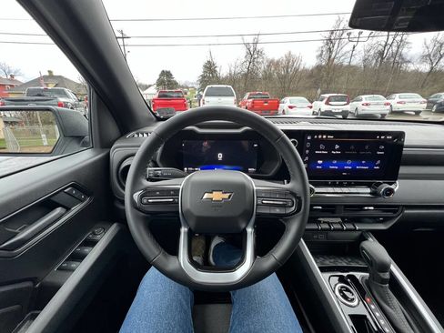 Used 2025 Chevrolet Colorado W/T w/ WT Convenience Package II image 20