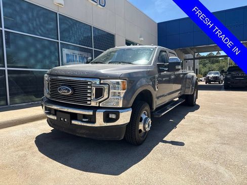 Used 2022 Ford F350 XLT w/ XLT Premium Package AWD/4WD image 4
