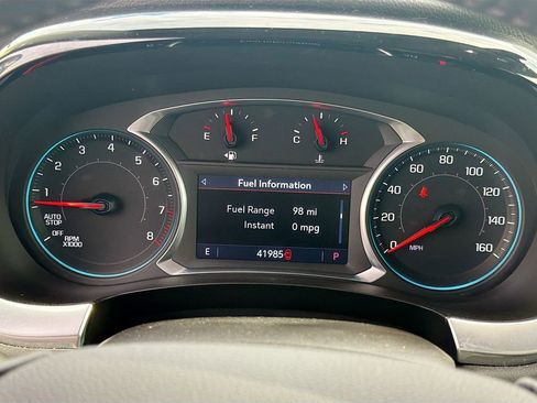 Used 2021 Chevrolet Traverse RS image 40