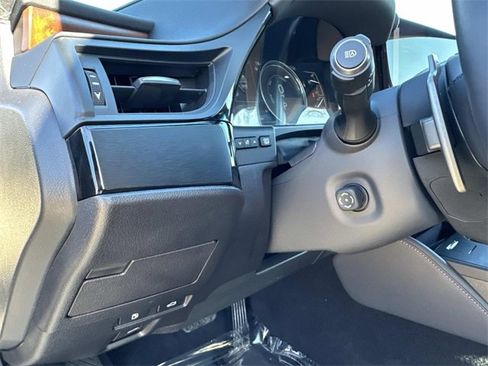 Certified 2025 Lexus ES 300h w/ Premium Package image 32