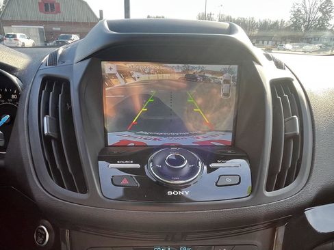 Used 2019 Ford Escape Titanium image 8