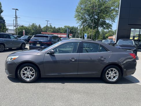 Used 2013 Chevrolet Malibu LS FWD image 2