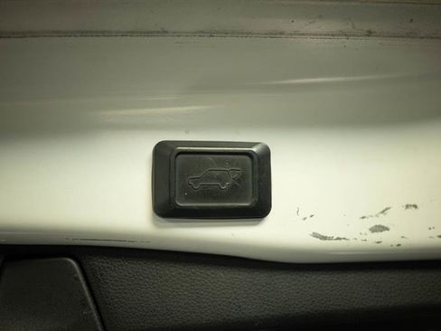 Used 2020 Toyota RAV4 XSE AWD/4WD image 8