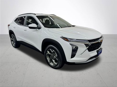 Used 2024 Chevrolet Trax LT image 9