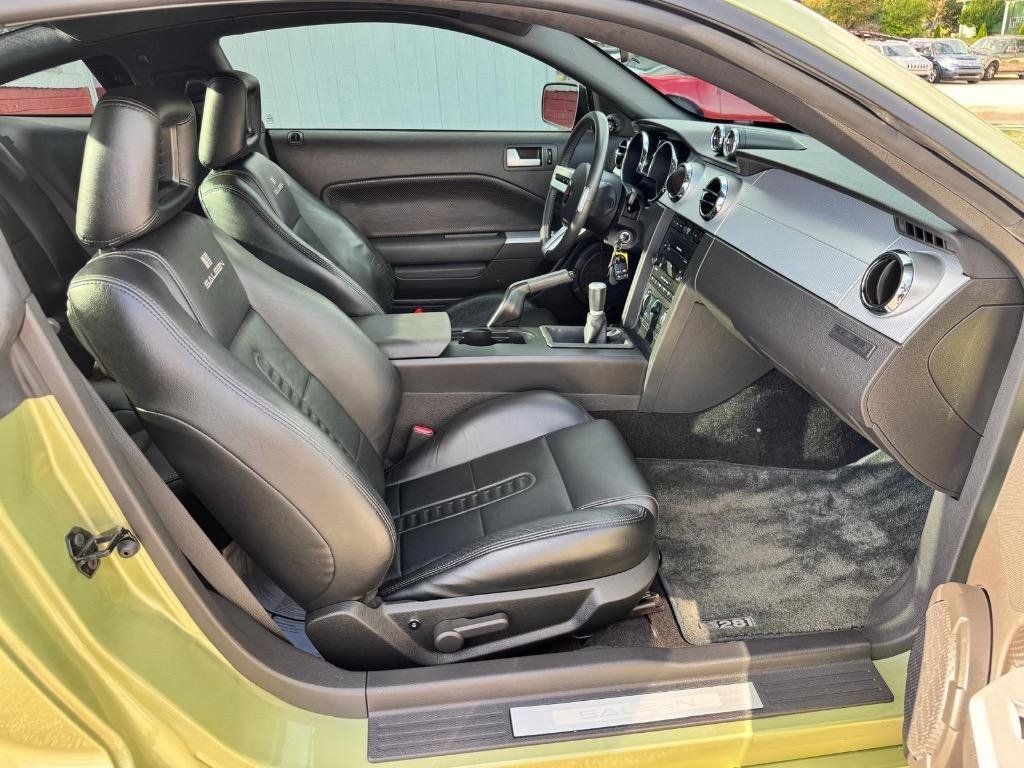 Used 2006 Ford Mustang GT RWD image 23