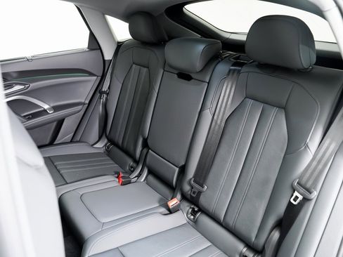 New 2025 Audi Q5 Premium Plus image 24