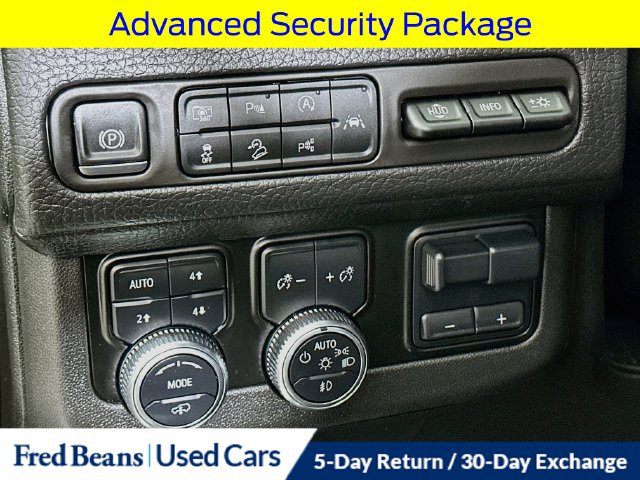 Used 2024 GMC Yukon Denali w/ Advanced Technology Package AWD/4WD image 13